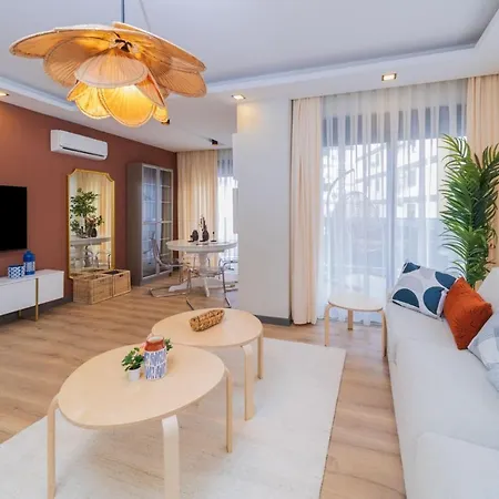 Sleek And Central In Muratpasa