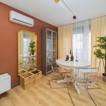 Sleek And Central In Muratpasa Apartment *